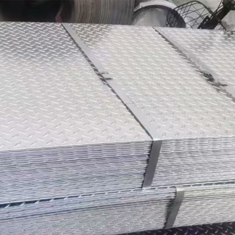 Карирана стоманена плоча