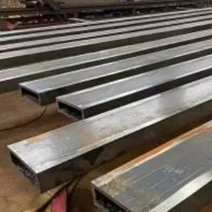 Правоъгълна квадратна тръба